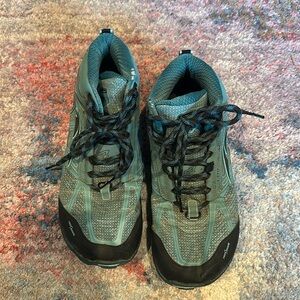 Women’s 10 Altra hiking shoes